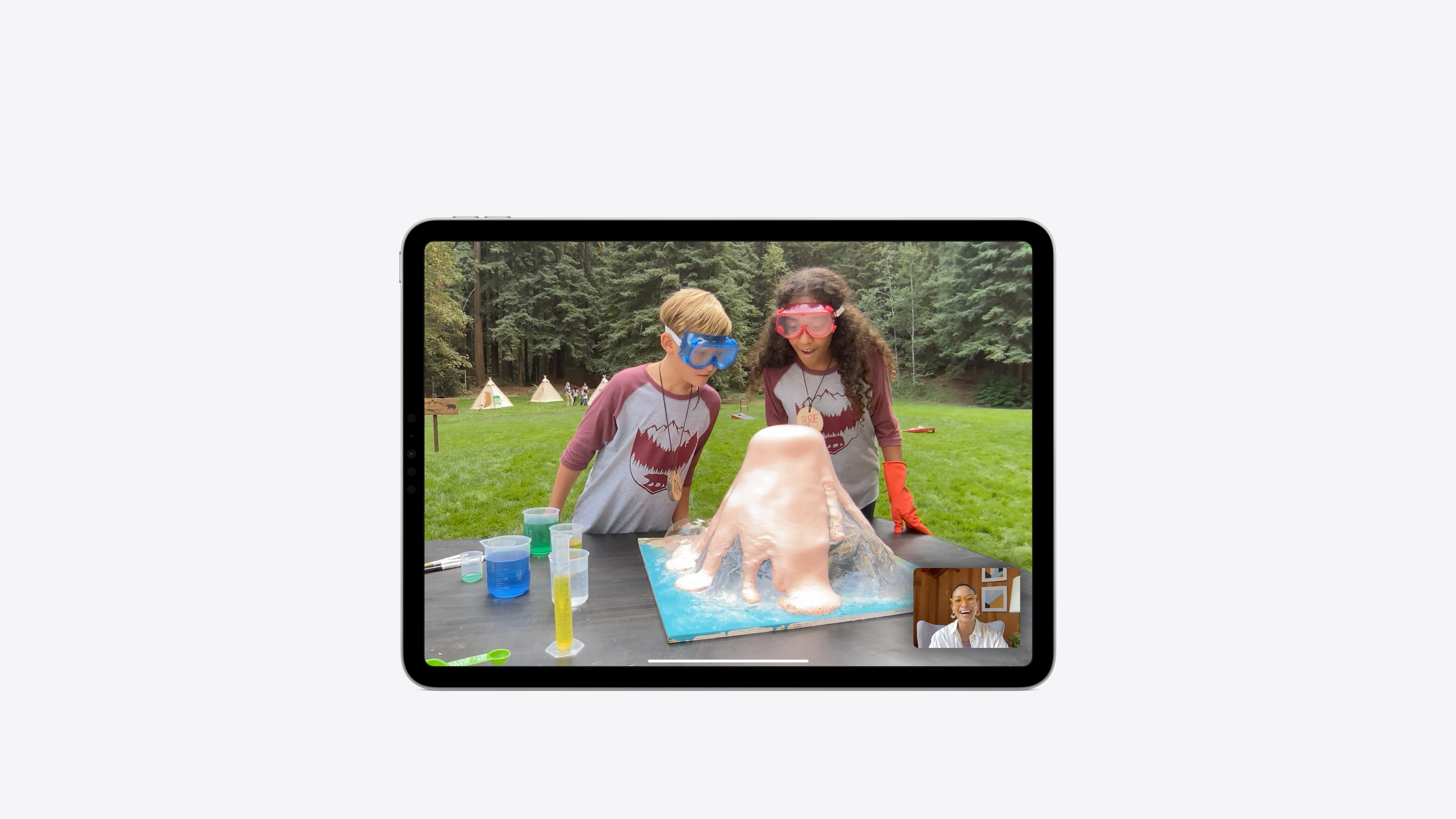 ipad-pro-connectivity-select-202212.jpeg